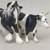 schleich sort hvid ko 1990 og hest 2003 vintage plastik legetøj.